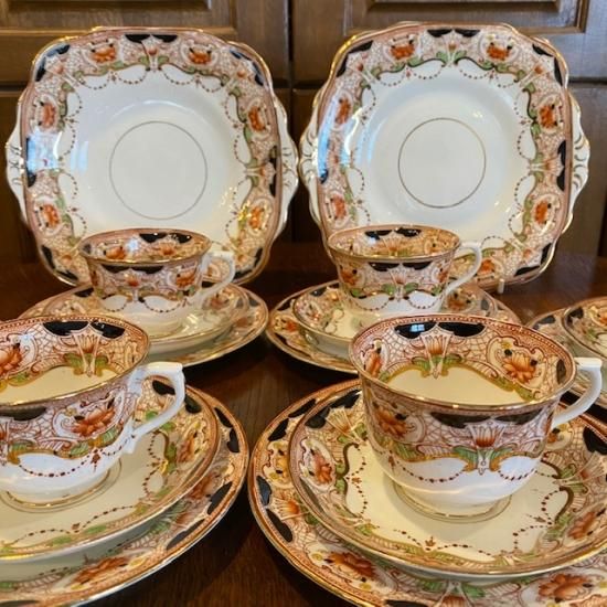 イギリス ROYAL VALE CHINA ティーカップトリオ 金彩ブラック