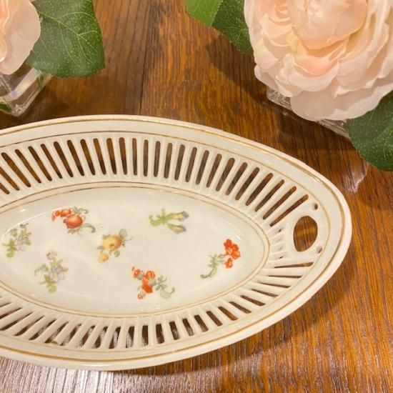 チェコスロバキア時代 UNION 花柄 透かし焼き 楕円形ボウル チェコスロバキア時代 UNION 花柄 透かし焼き 楕円形ボウル