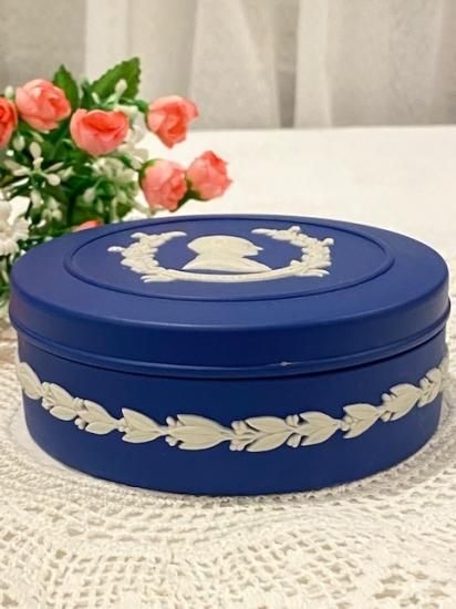 イギリス WEDGWOOD(ウエッジウッド) ジャスパーウェア ロイヤルブルー