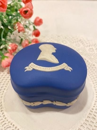  ジャスパーウエア　小皿　ウエッジウッド　イギリス　レア　限定品 Wedgwoodのジャスパーウェアプレート、1974年生まれのマザーズ