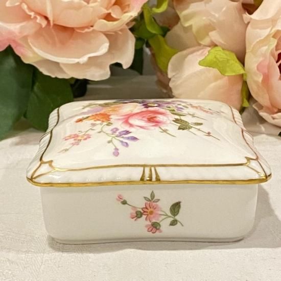 イギリス ROYAL CROWN DERBY(ロイヤルクラウンダービー) 