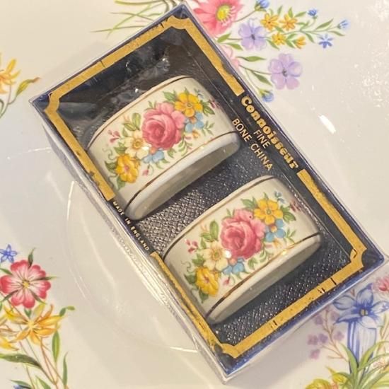 イギリス Connoisseur 陶器ナプキンリング 2個組 箱入りデッド イギリス Connoisseur 陶器ナプキンリング 2個組 箱入りデッド