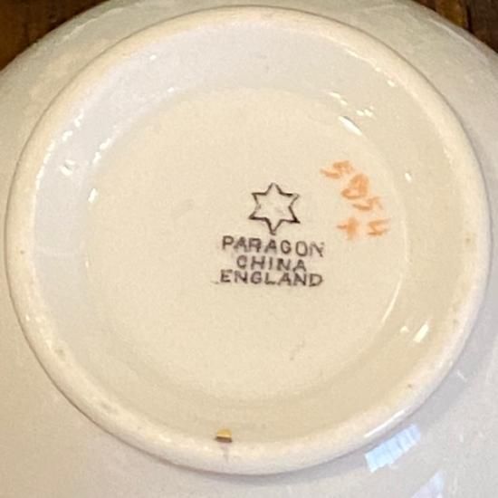 イギリス PARAGON(パラゴン) ピンク薔薇・ブルー花・ブラック蔦