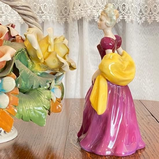 【オープニングセール】 ロイヤルドルトン フィギュリン陶器製 女性フィギュア 約30cm 工芸品