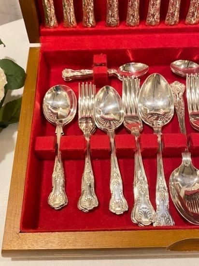 イギリス SHEFFIELD シルバープレートカトラリーセット 44本フル イギリス SHEFFIELD シルバープレートカトラリーセット 44本フル
