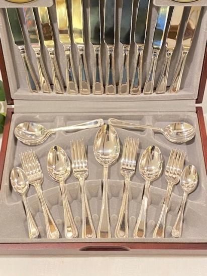 イギリス Vlners GUILD SILVER PLATED CUTLERY COLLECTION イギリス Vlners GUILD SILVER PLATED CUTLERY COLLECTION
