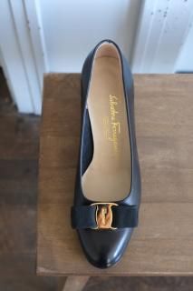 S.Ferragamo.VARA.black.6C