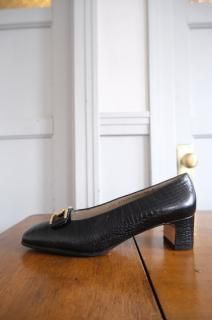 S.Ferragamo.pumps.black.5 1/2