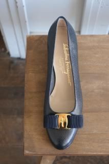 S.Ferragamo.VARA.navy.5 1/2C.croc