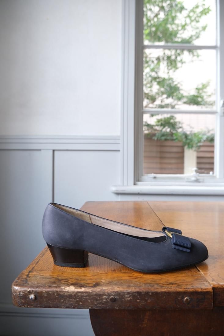 ほぼ新品 サルヴァトーレ フェラガモ 5 1/2B 23 ヴァラ パンプス 黒 サルヴァトーレフェラガモ ヴァラパンプス | ネイビー 5 - lamadri