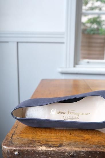 【未使用箱付】フェラガモ ヴァラ パンプス ネイビー 7 1/2 幅細身B サルヴァトーレフェラガモ ヴァラパンプス | ネイビー 5 - lamadri