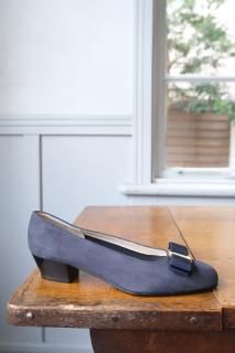  S.Ferragamo.VARA.navy.nubuck 5 1/2