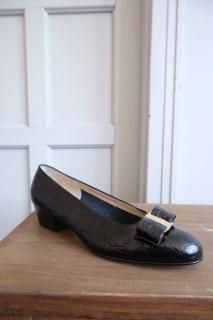S.Ferragamo.VARA.black.5.croc