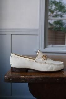 GUCCI.1000255.cream.suede 6 1/2