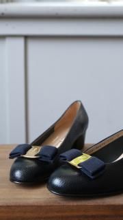 S.Ferragamo.VARA.navy.croc 5