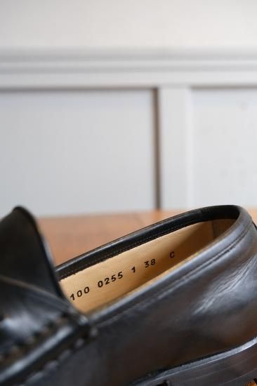 GUCCIホースビットローファー|ブラック×ゴールド - lamadri vintage