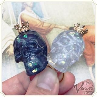 King Skull ring (Aurora White/Black)
