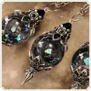 <img class='new_mark_img1' src='https://img.shop-pro.jp/img/new/icons14.gif' style='border:none;display:inline;margin:0px;padding:0px;width:auto;' />Dark Aura gem Pendulum