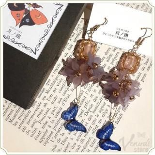 <img class='new_mark_img1' src='https://img.shop-pro.jp/img/new/icons26.gif' style='border:none;display:inline;margin:0px;padding:0px;width:auto;' />モルフォ蝶と花のイヤリング・ピアス