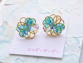 <img class='new_mark_img1' src='https://img.shop-pro.jp/img/new/icons26.gif' style='border:none;display:inline;margin:0px;padding:0px;width:auto;' />『Flower solid』八重蝶ピアス（ブルー）