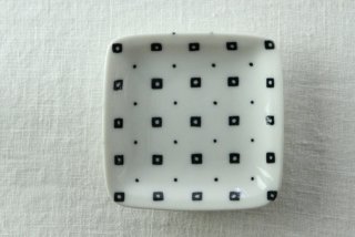 WP811　和皿／四角（白）・豆絞り