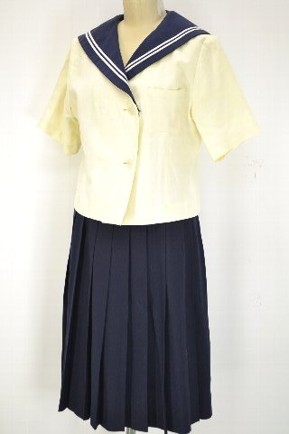 郡山商業高等学校 クリーム色セーラー夏服 - 制服買取-専門店 | 摩天楼