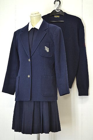 山脇学園中高 制服 冬 校章 - 制服買取-専門店 | 摩天楼