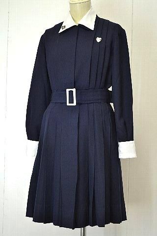 山脇学園中高 制服 冬 校章 - 制服買取-専門店 | 摩天楼