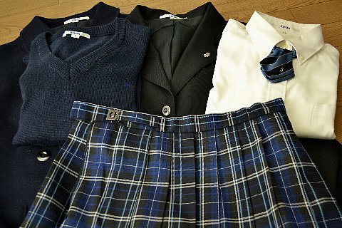 白梅学園高等学校 制服 冬 - 制服買取-専門店 | 摩天楼