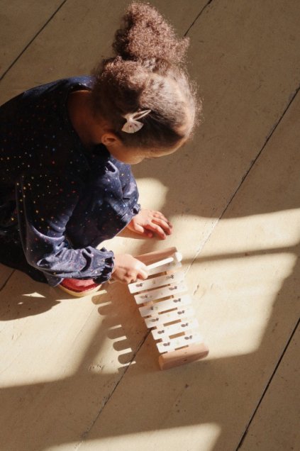 <img class='new_mark_img1' src='https://img.shop-pro.jp/img/new/icons14.gif' style='border:none;display:inline;margin:0px;padding:0px;width:auto;' />AW23 konges solid WOODEN MUSIC XYLOPHONE / LEMON 