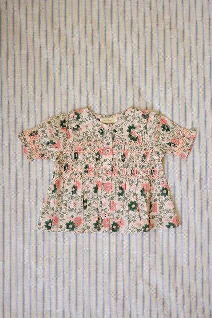 <img class='new_mark_img1' src='https://img.shop-pro.jp/img/new/icons14.gif' style='border:none;display:inline;margin:0px;padding:0px;width:auto;' />SS24 Bonjour Diary Smocked baby blouse meadow in bloom(12m,2y)