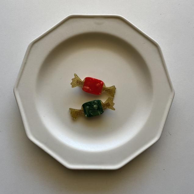 <img class='new_mark_img1' src='https://img.shop-pro.jp/img/new/icons14.gif' style='border:none;display:inline;margin:0px;padding:0px;width:auto;' />Christmas Candies Hair Clip Set