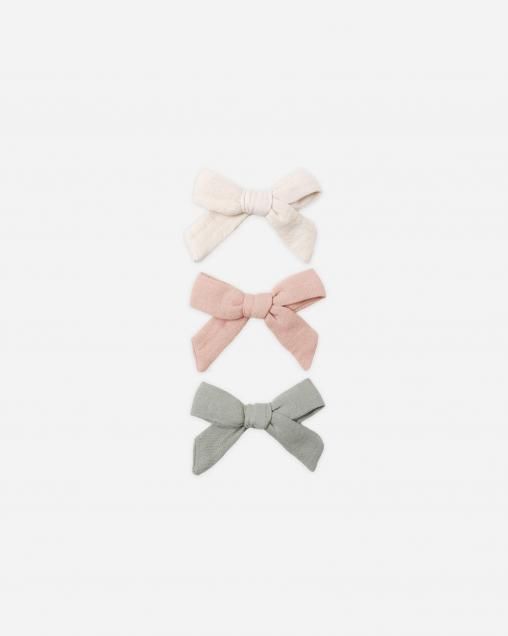 <img class='new_mark_img1' src='https://img.shop-pro.jp/img/new/icons14.gif' style='border:none;display:inline;margin:0px;padding:0px;width:auto;' />AW25 QUINCYMAE /BOW W. CLIP, SET OF 3 || NATURAL, FERN, ROSE