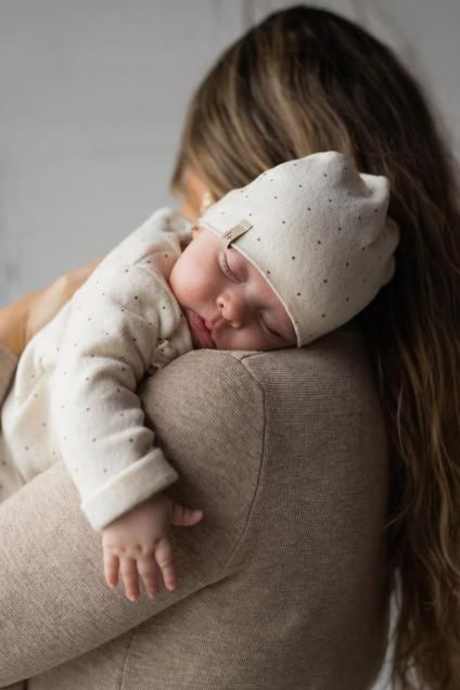 <img class='new_mark_img1' src='https://img.shop-pro.jp/img/new/icons14.gif' style='border:none;display:inline;margin:0px;padding:0px;width:auto;' />1+in the family  ARES / ECRU,NUDE,BEIGE 6-12m