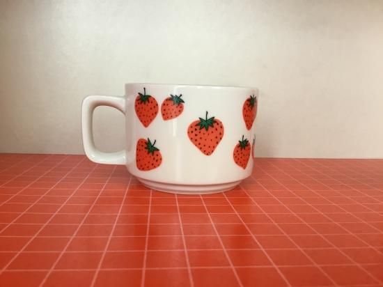 昭和レトロなマグカップ いちご柄 スタッキングマグ