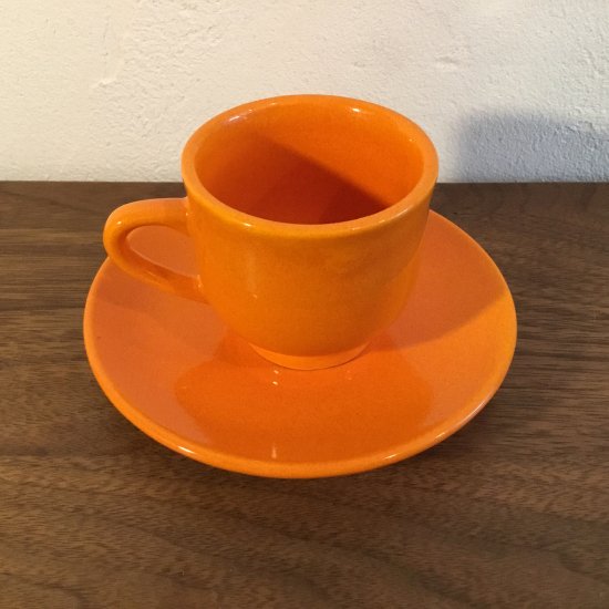 昭和レトロなオレンジ色のカップ＆ソーサー