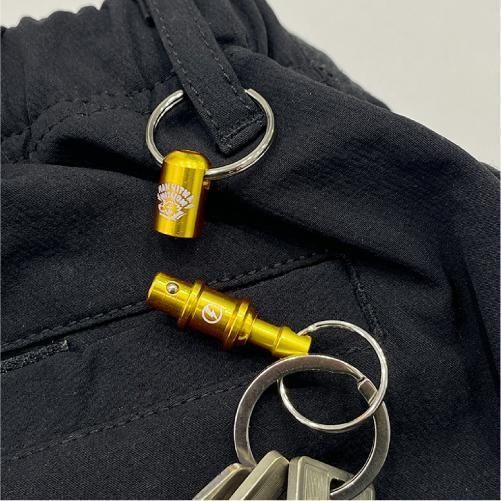 マンウィズ　H.I.G.M.W.A.M Tシャツ　クイックリリースキーホルダー マンウィズ H.I.G.M.W.A.M Tシャツ クイックリリース