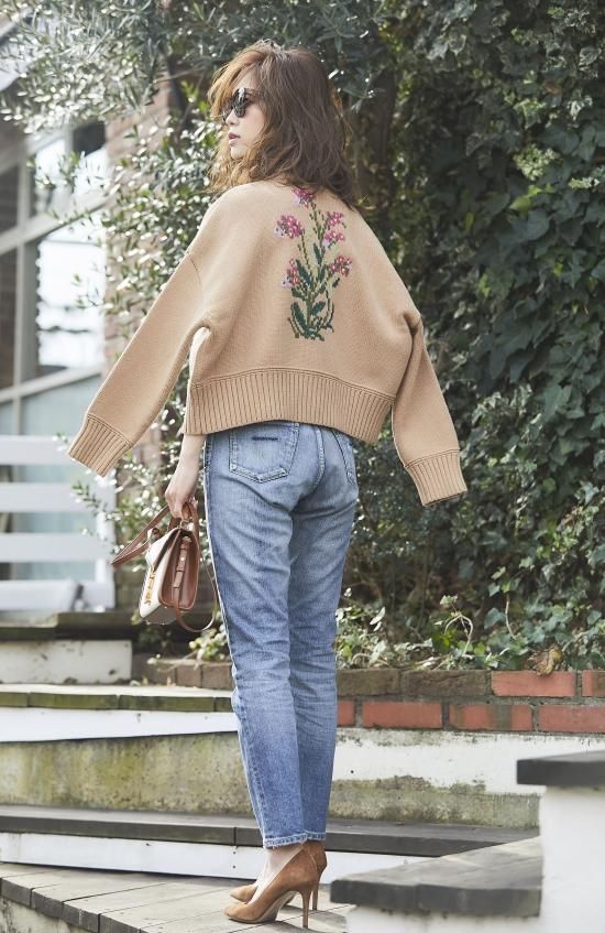 フラワー刺繍Vネックカーディガン(ベージュ) - seventen