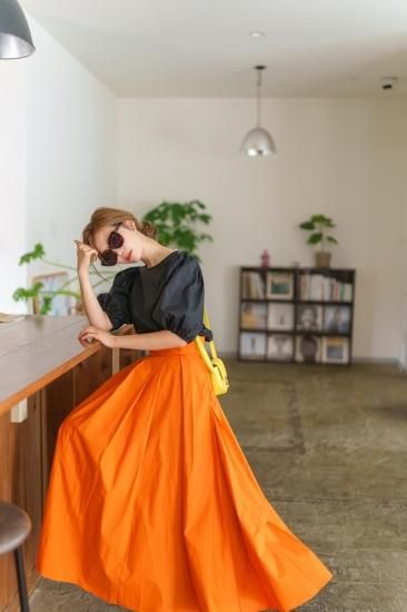 再入荷】タックスカート(オレンジ) - seventen 再入荷】タックスカート(オレンジ) - seventen