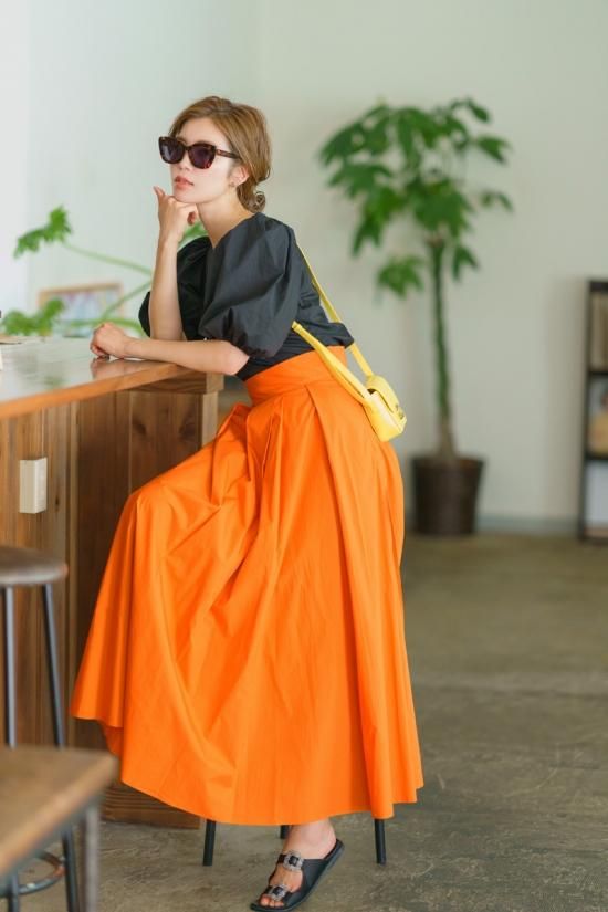 再入荷】タックスカート(オレンジ) - seventen 再入荷】タックスカート(オレンジ) - seventen