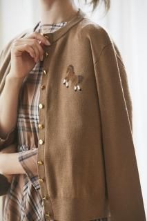 ワンポイント刺繍カーディガン(キャメル)