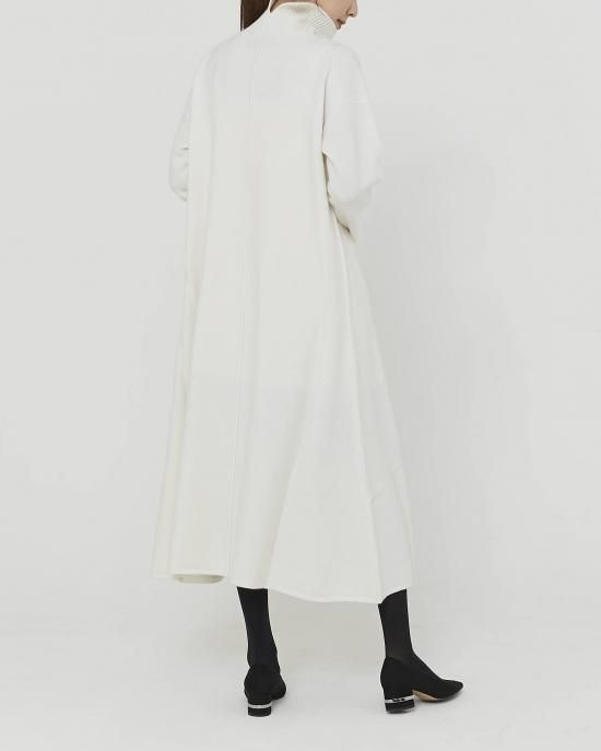 セブンテン バイ ミホ カワヒト Aラインタートルニットドレス　S ホワイト セブンテン バイ ミホ カワヒト Aラインタートルニットドレス S