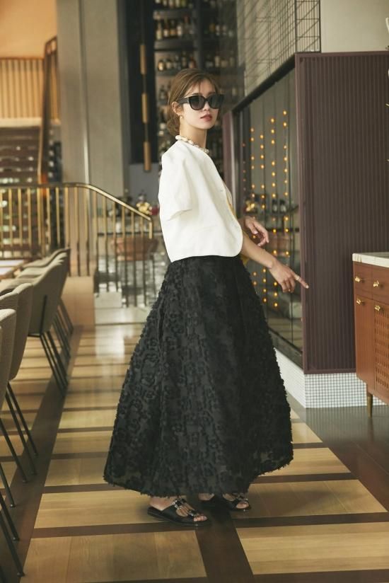 フローラルフレアスカート(ブラック) - seventen