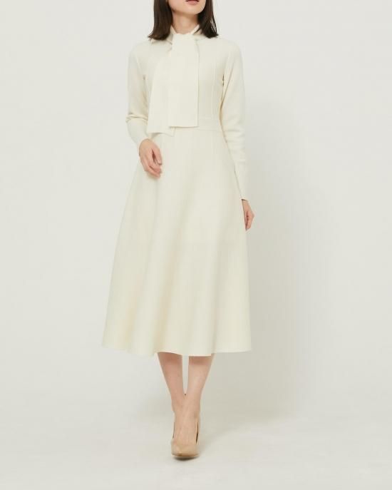 セブンテンバイミホカワヒト　ボウタイワンピース　オフホワイト　xs セブンテンバイミホカワヒト ボウタイワンピース オフホワイト xs