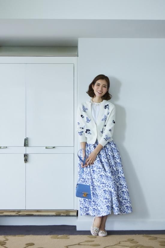 フラワー手刺繍カーディガン(ホワイト×ブルー) - seventen フラワー手刺繍カーディガン(ホワイト×ブルー) - seventen