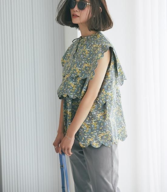 再入荷】襟付きスカラップトップス/グレー(小花柄) - seventen