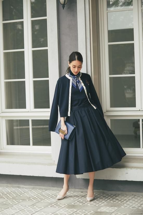 ワンポイント刺繍カーディガン(ネイビー×オフホワイト) - seventen ワンポイント刺繍カーディガン(ネイビー×オフホワイト) - seventen