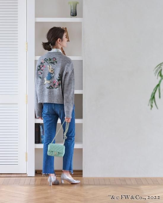 再入荷】ピーターラビット™️刺繍カーディガン(グレー) - seventen 再入荷】ピーターラビット™️刺繍カーディガン(グレー) - seventen