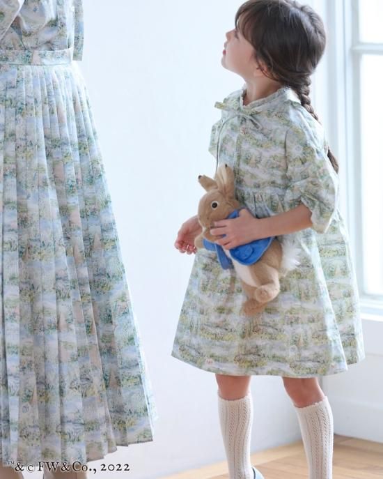 熱販売 再入荷】ピーターラビット™️Kidsプリントワンピース - seventen ワンピース