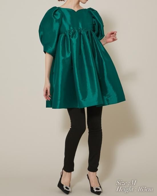 ストレッチサテンボリュームチュニック(ピンクベージュ) - seventen